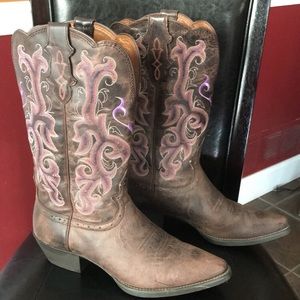 Justin brand boots size 8.5
